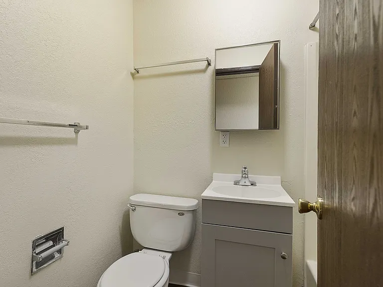Badger & Blue Lake Apartments — Photo 24