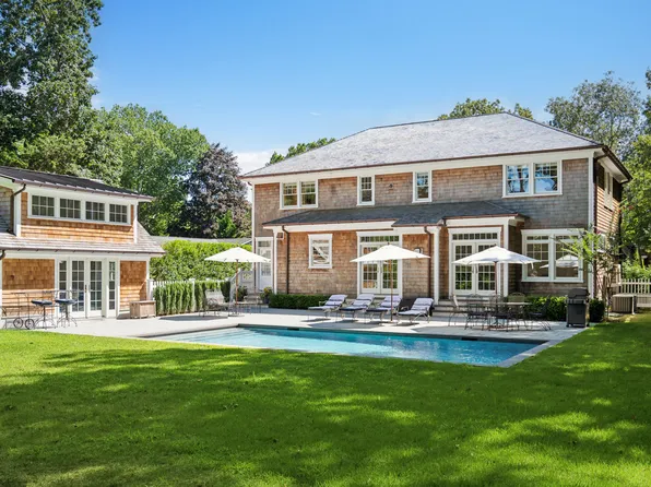 24 Seely Ln, Sag Harbor, NY 11963