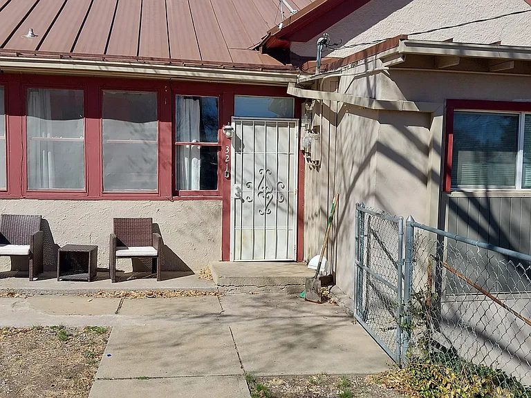 N Black St — Photo 10