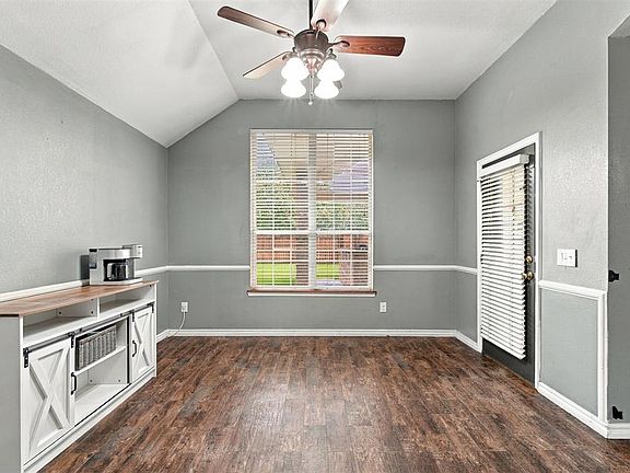 5th image of 309 Winston Dr