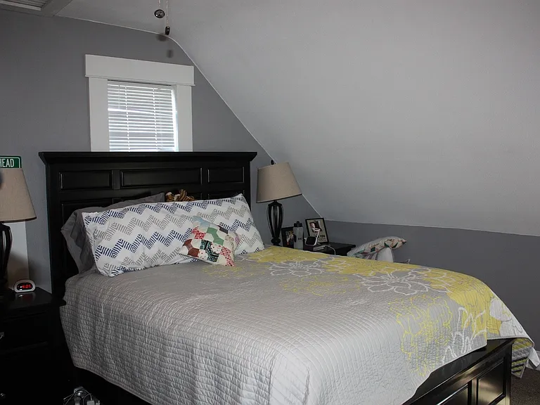 506 Broadway St — Photo 10