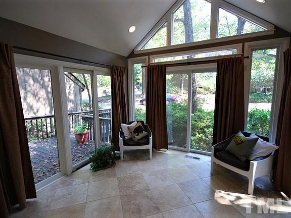2nd image of 15 Stoneridge Cir