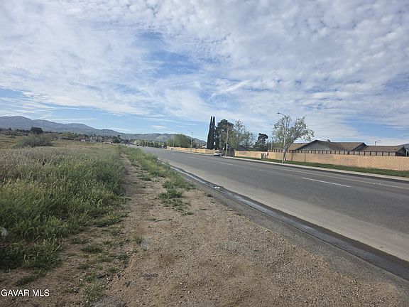 4th image of 28th Ste Vic Ave #R8