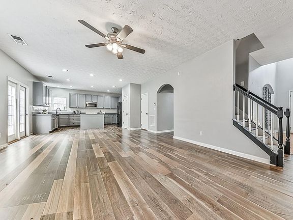 4th image of 2013 Dartmoth Way