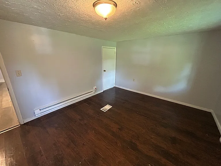 640 W 13th St — Photo 35