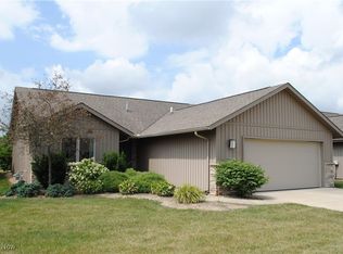 9064 Hummingbird Ln, North Ridgeville, OH 44039