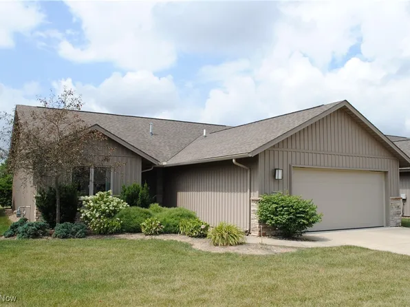 9064 Hummingbird Ln, North Ridgeville, OH 44039