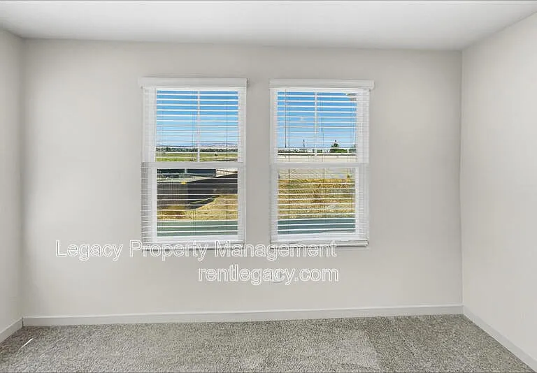 112 Seahorse St — Photo 6