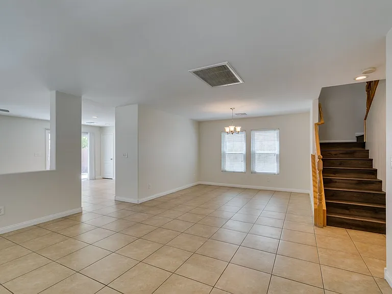 8660 Painted Horseshoe St — Photo 7