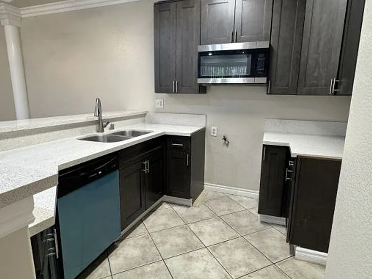 Alcantara Home Apts — Photo 63