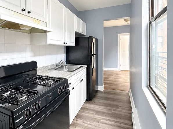 305 49th St, Union City, NJ