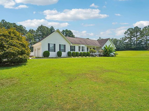 3rd image of 160 Dogwood Ln