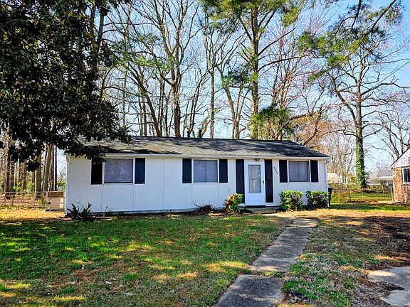 2nd image of 2000 Neville Cir