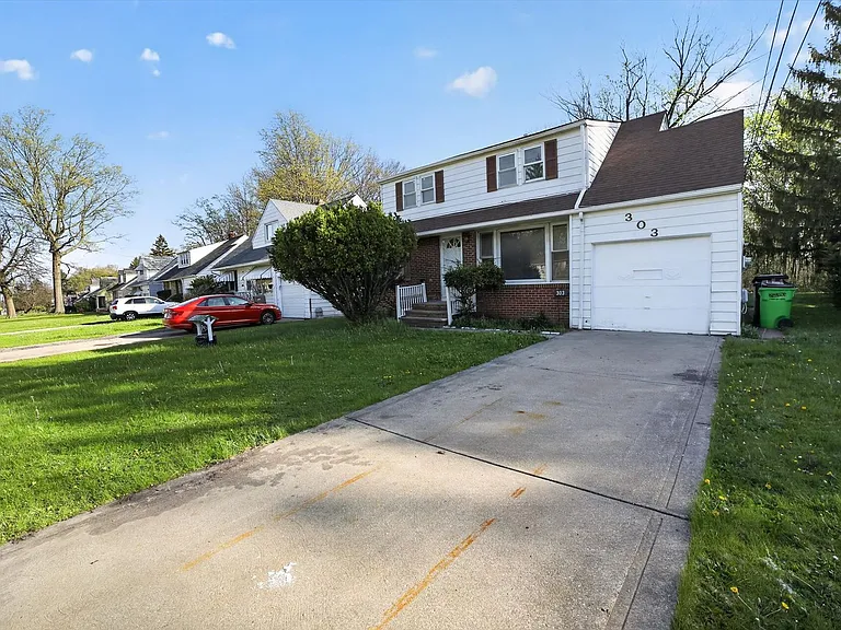 303 S Green Rd — Photo 1