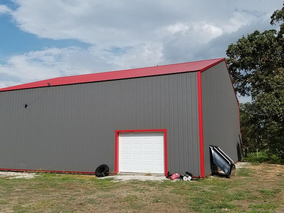 2nd image of 2101 S Main St