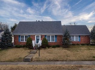 934 Pennwood Dr, New Albany, IN 47150