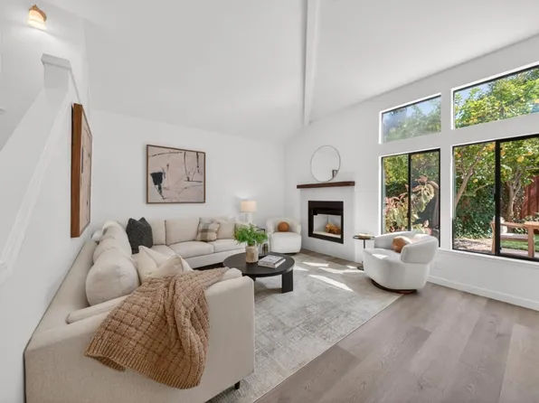 2080 Marich Way APT 15, Mountain View, CA 94040