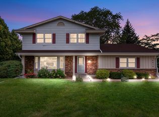 6619 N Range Line Rd, Glendale, WI 53209