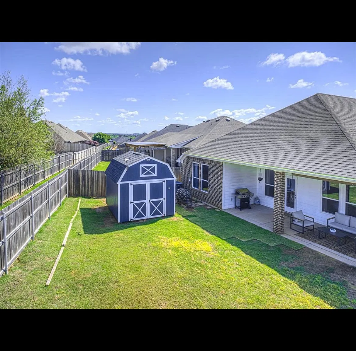 3 bed, 2155 sqft, $2,700 — Photo 2