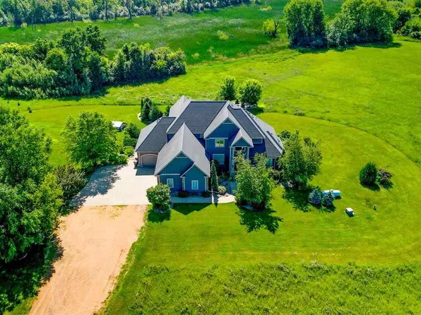 60515 235th St, Madison Lake, MN 56063
