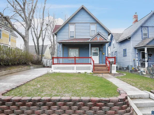 610 W 8th St, Sioux Falls, SD 57104