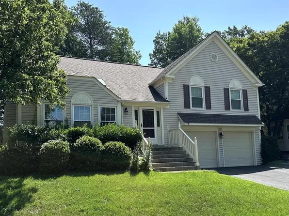 7801 Cherry Orchard Ct, Springfield, VA 22153