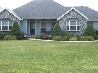 1769 Roxbury Ave, Geneva, OH 44041