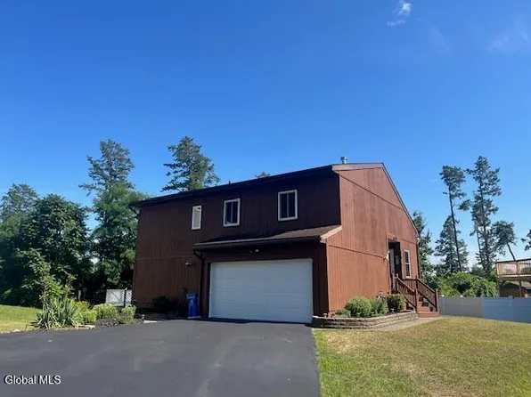 30 Pitch Pine Road, Albany, NY 12203