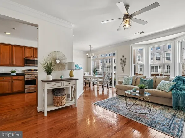 2507 Einstein St #223, Oak Hill, VA 20171