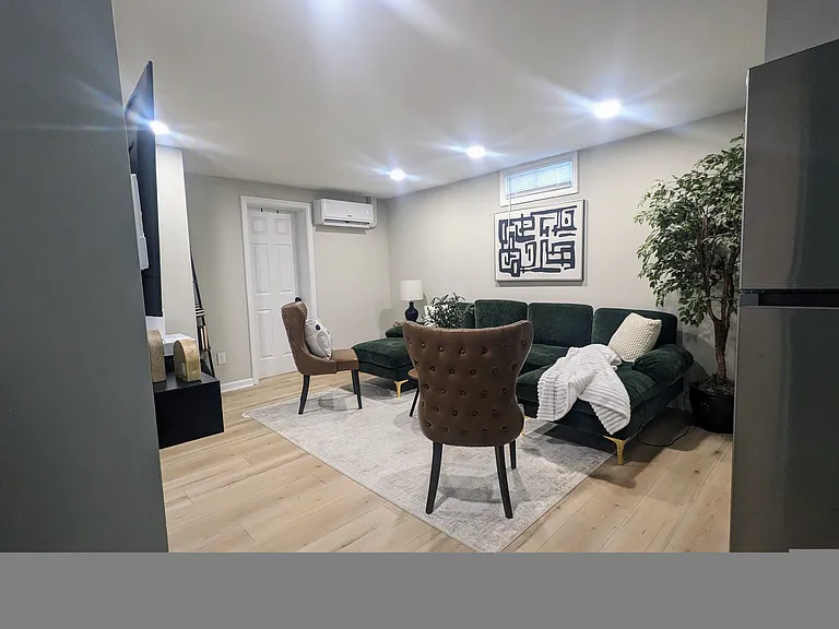 909 E Lenoir St #B — Photo 2