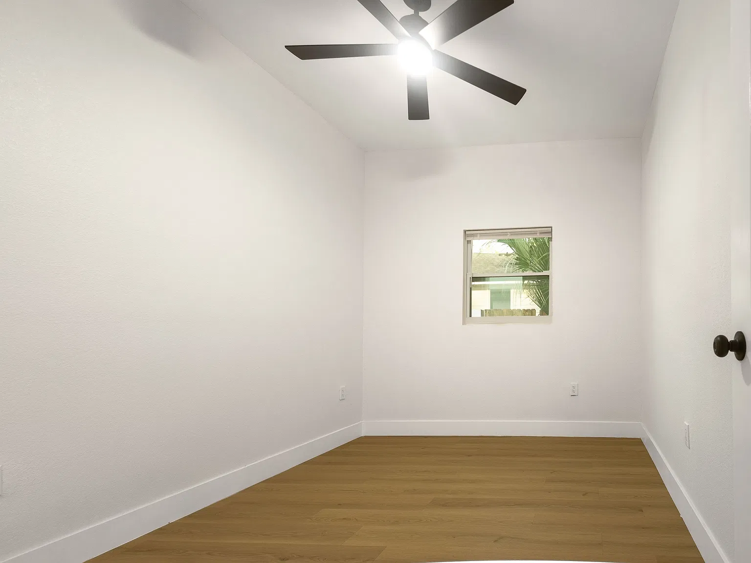 910 East Osborne Avenue - 1 — Photo 2