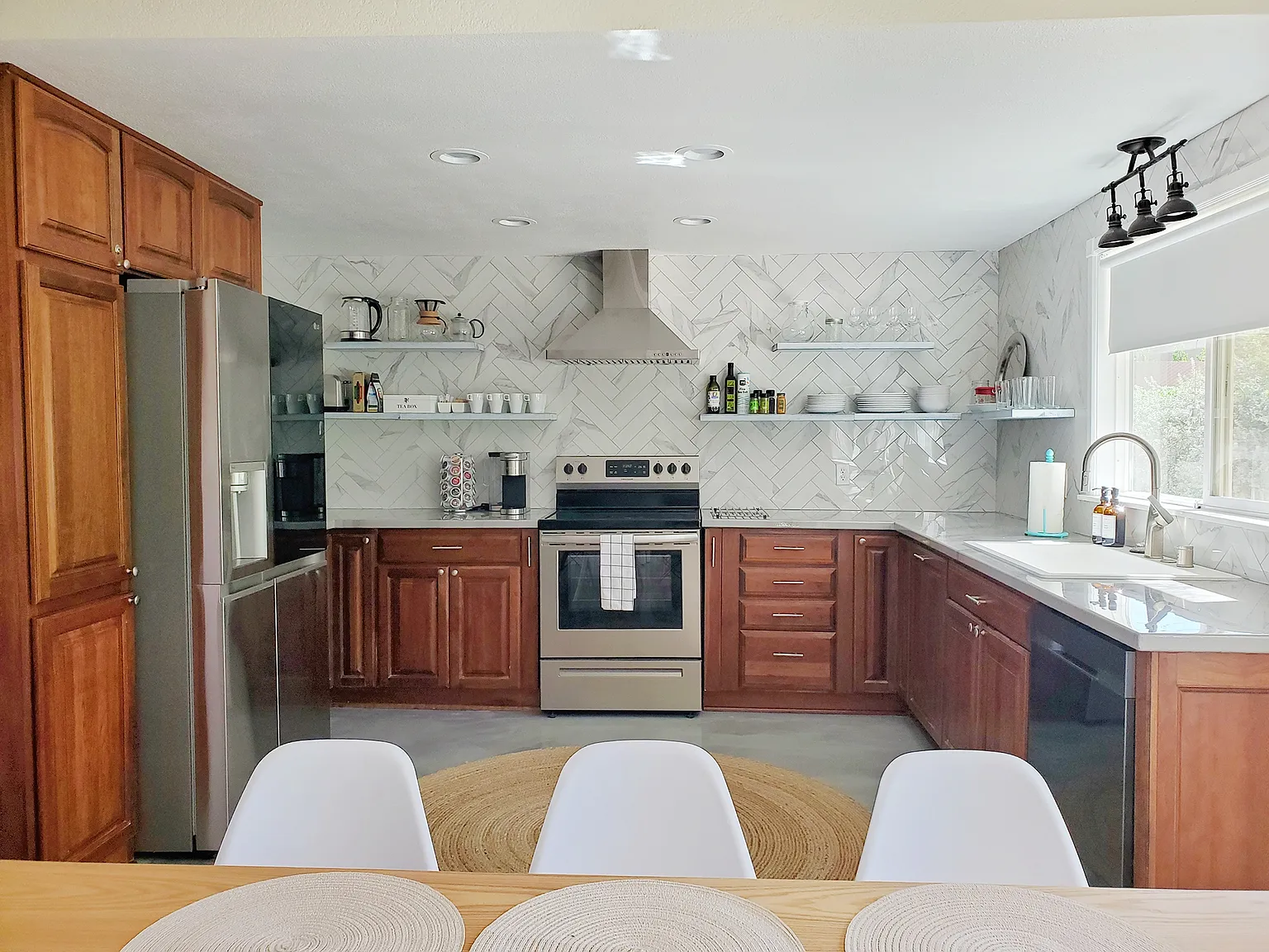 3 bed, 1676 sqft, $2,590 — Photo 4