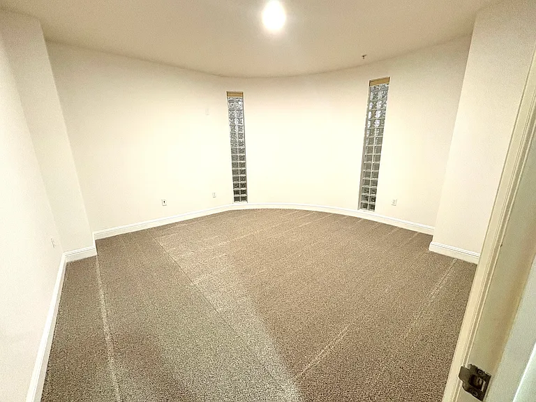 1310 Creekside Dr — Photo 32
