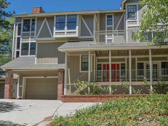 3rd image of 26466 Hillcrest Ln