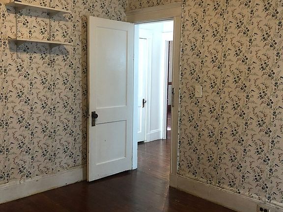 4th image of 253 E Squantum St #1
