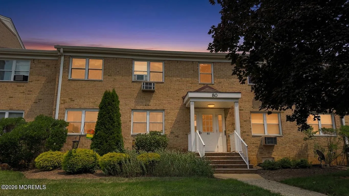 1 bed, 1.0 bath, 769 sqft, $2,100 — Photo 1