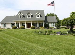 1423 E Lake Bluff Dr, Kendallville, IN