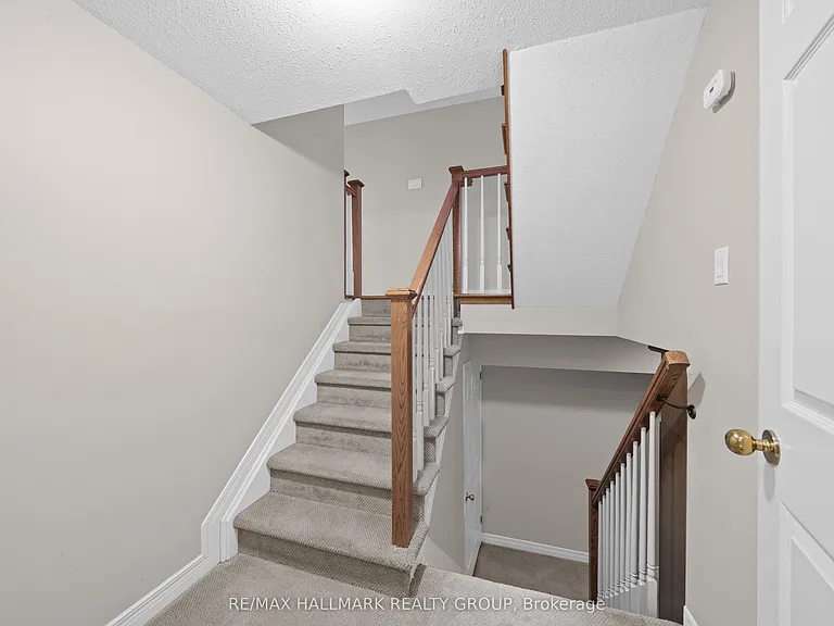 44 Dunbarton Ct — Photo 34
