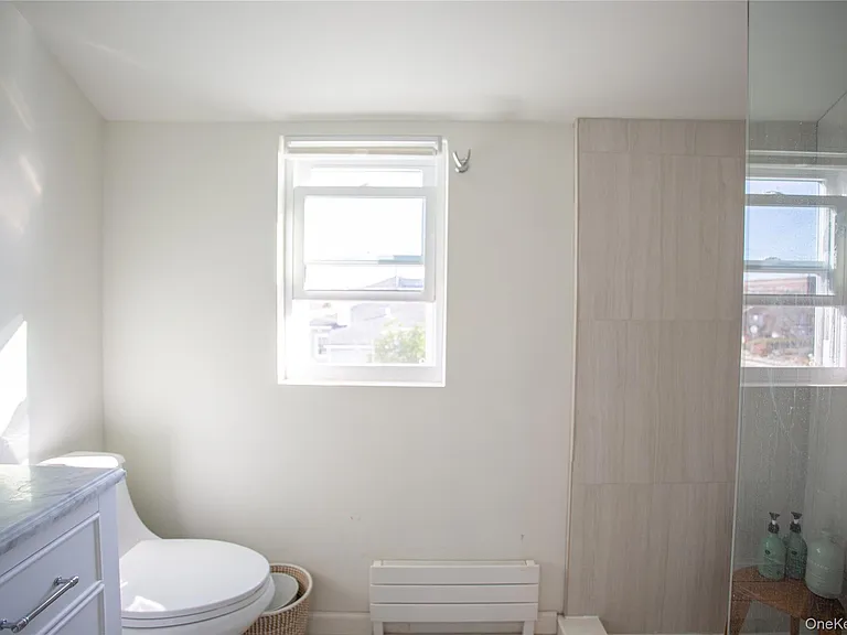 2175 Bay Blvd — Photo 12