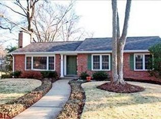 8 Pricemont Dr, Olivette, MO