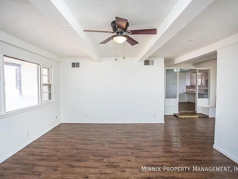 502 2nd Pl — Photo 29