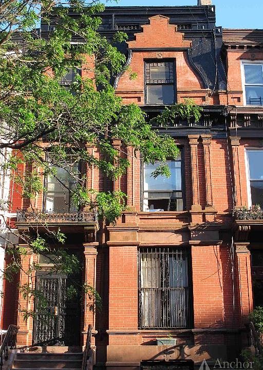 1st image of 210 Hancock St APT 10