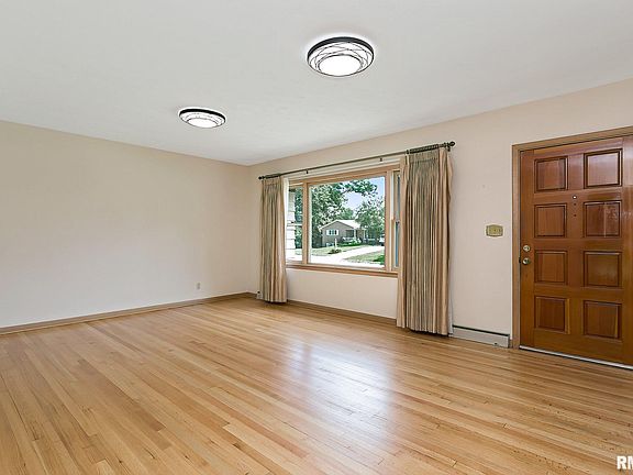 3rd image of 4513 27th Ave