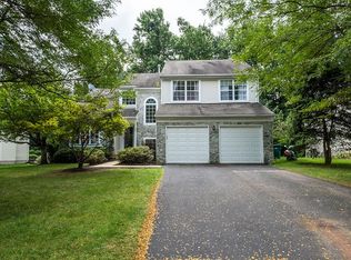 9 Crocus Ln, Newtown, PA 18940