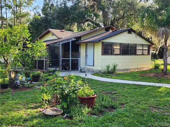 8829 E Washington Ln, Floral City, FL 34436