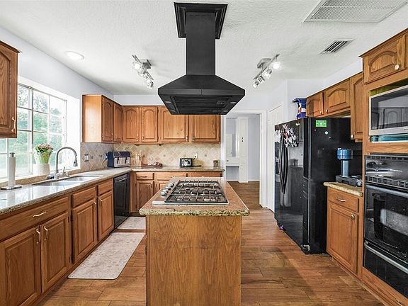 3rd image of 7503 Valley Laurel Ct