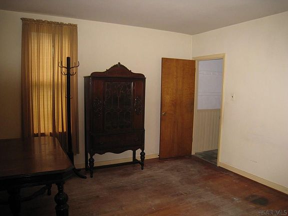 4th image of 163 Blaine St