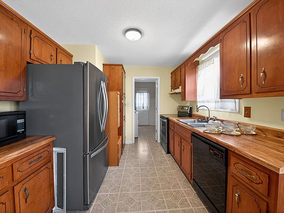 3rd image of 2820 Nat Hoosier Ln