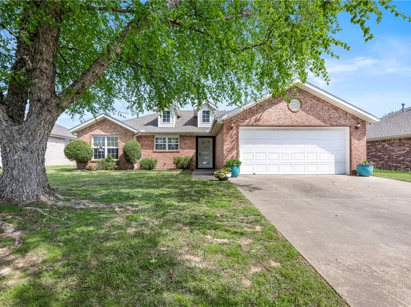 3900 SW Carriageway Ave, Bentonville, AR 72712