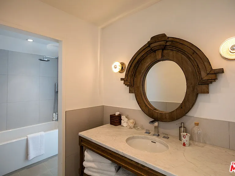 29225 Cliffside Dr — Photo 23